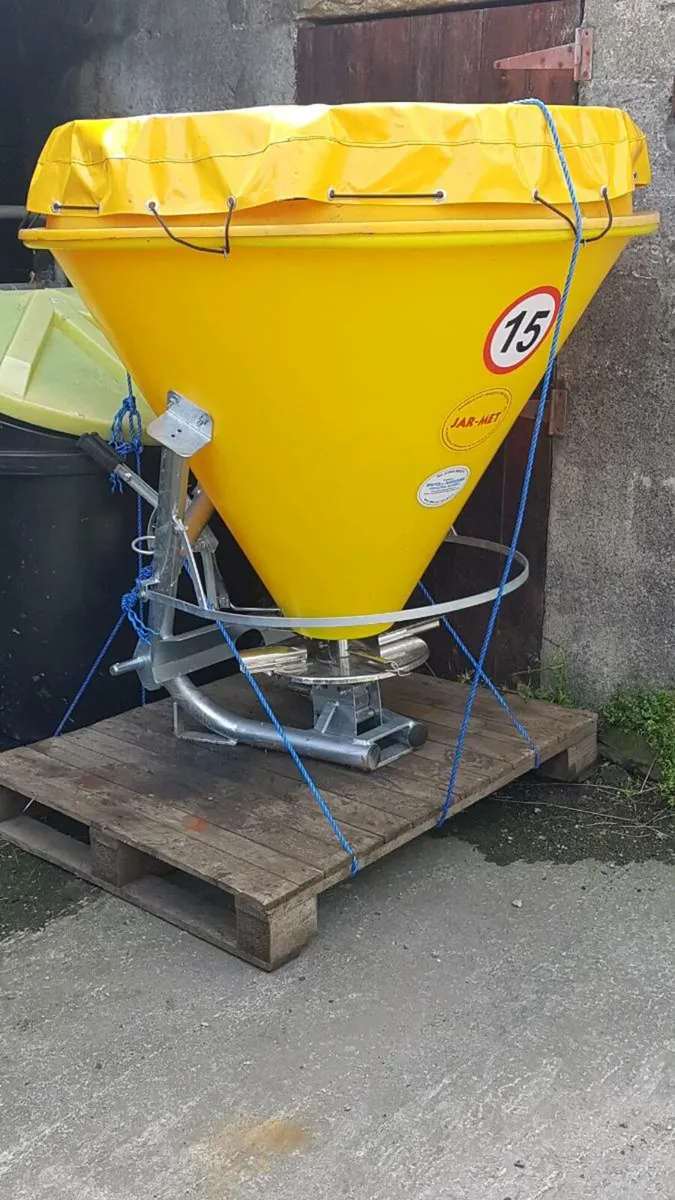 JARMET FERTILISER SPREADER(NEW).GEMINI HAY TEDDER - Image 1