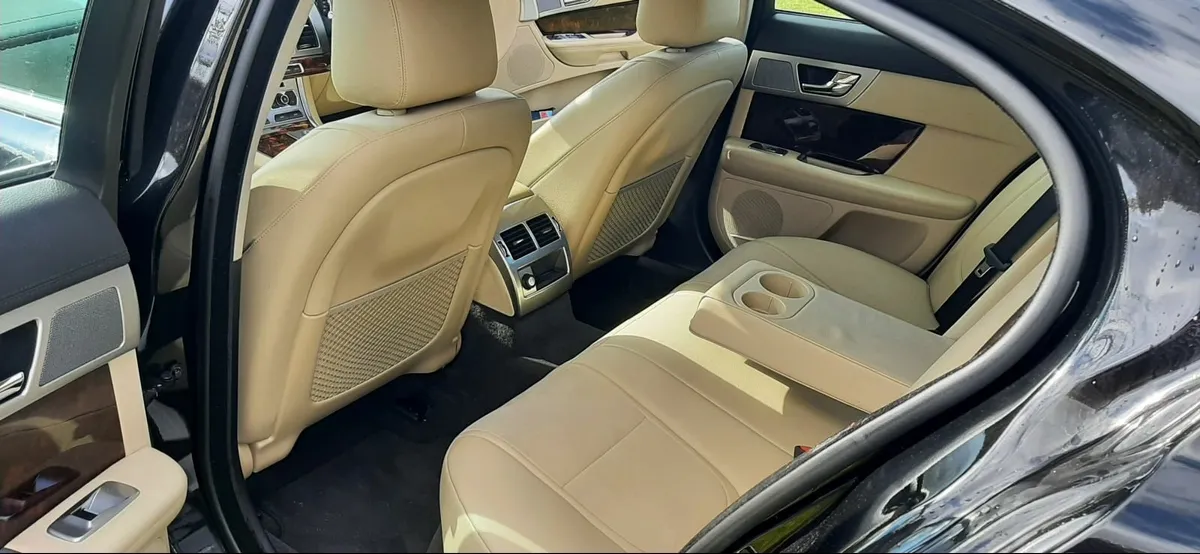 Jaguar XF 2014 - Image 4