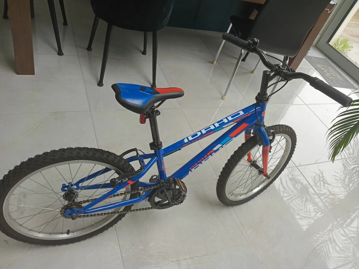 Boys bicycle - Image 1