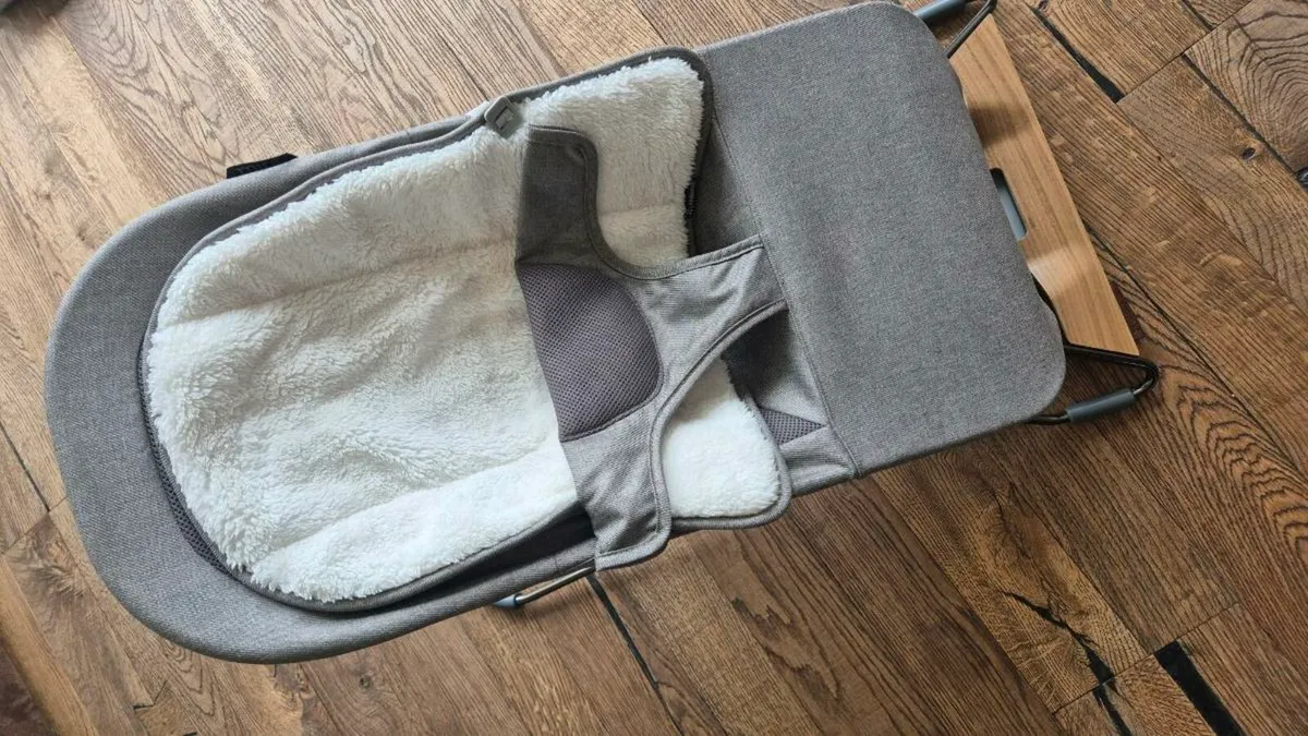 Uppababy Mira baby bouncer - Image 1