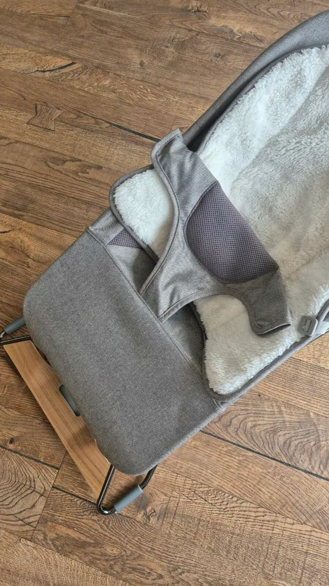 Uppababy Mira baby bouncer - Image 3