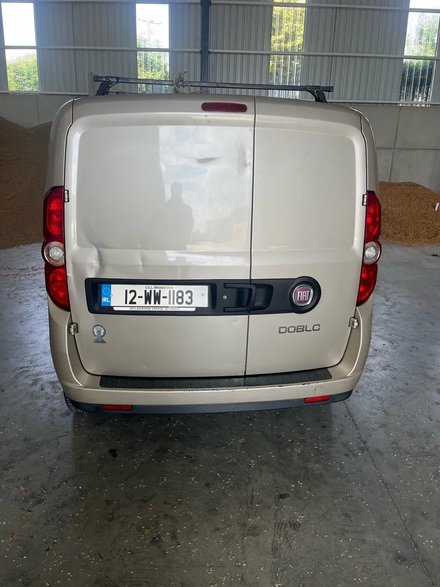 Van - Image 4