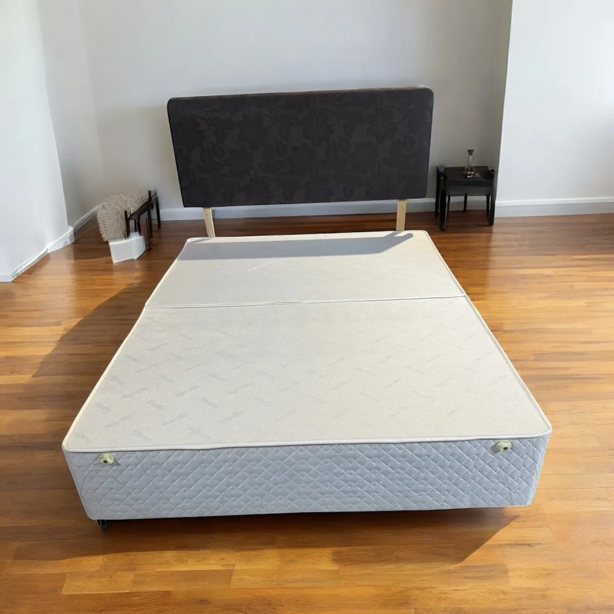Double bed base - Image 1
