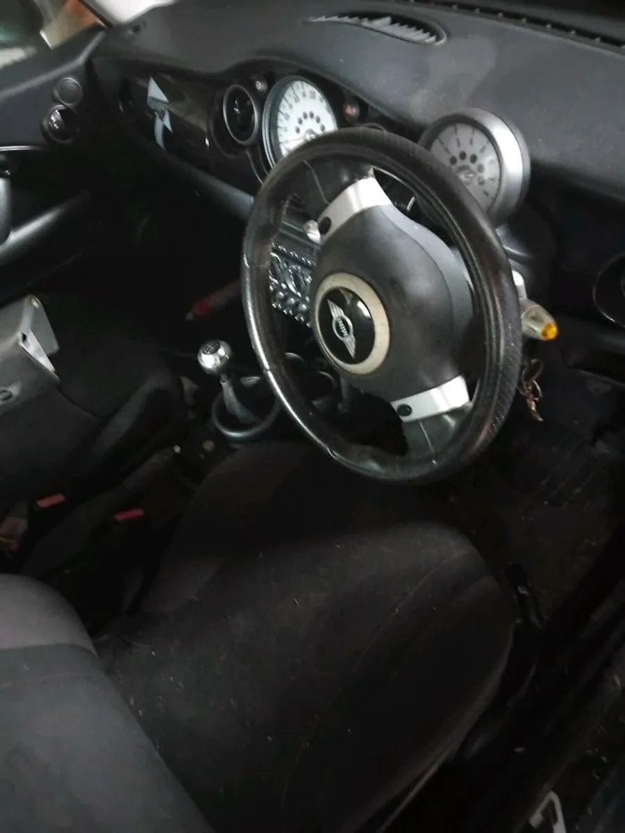 Mini Cooper - Image 2