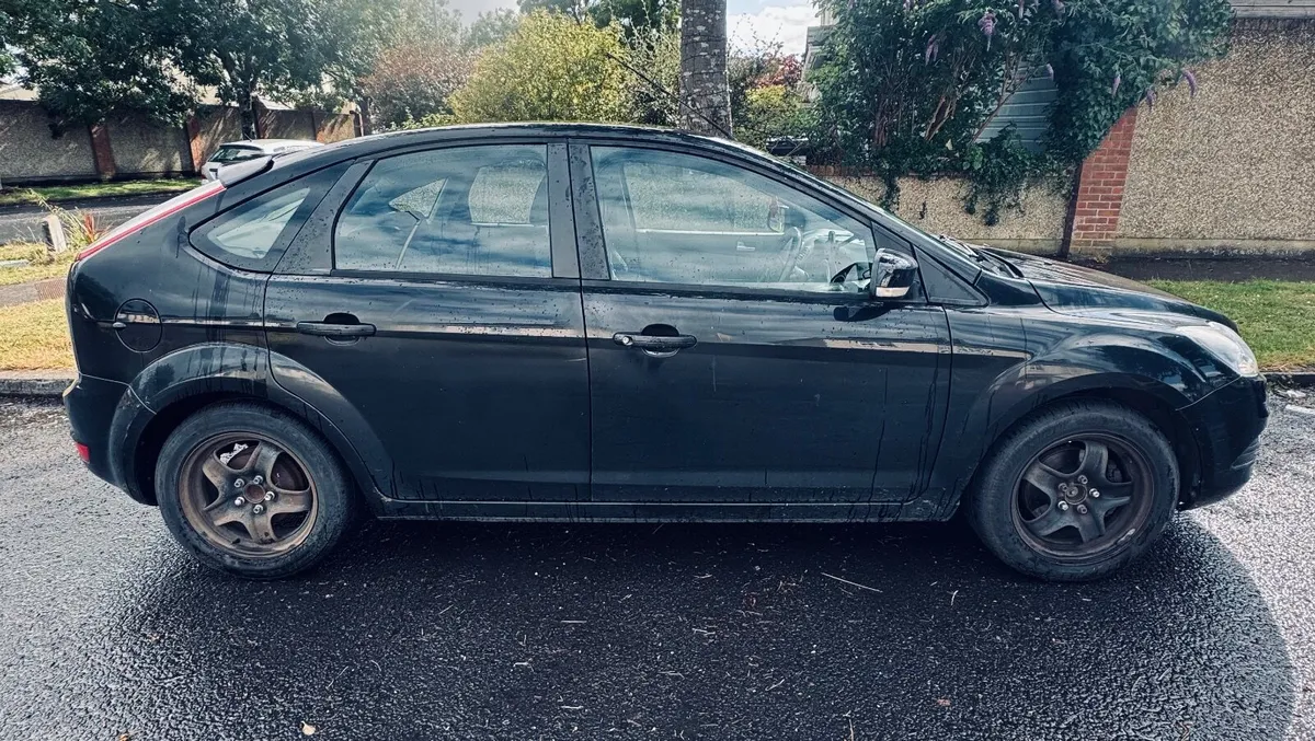 Ford Focus 2010 - Image 3