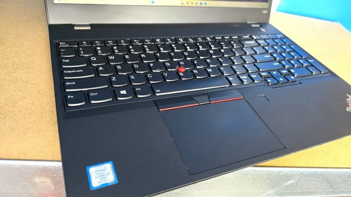 Laptop Lenovo T590 - i7, Touchscreen, Win11, 16GB RAM, 512GB SSD, Refurbed - Image 3