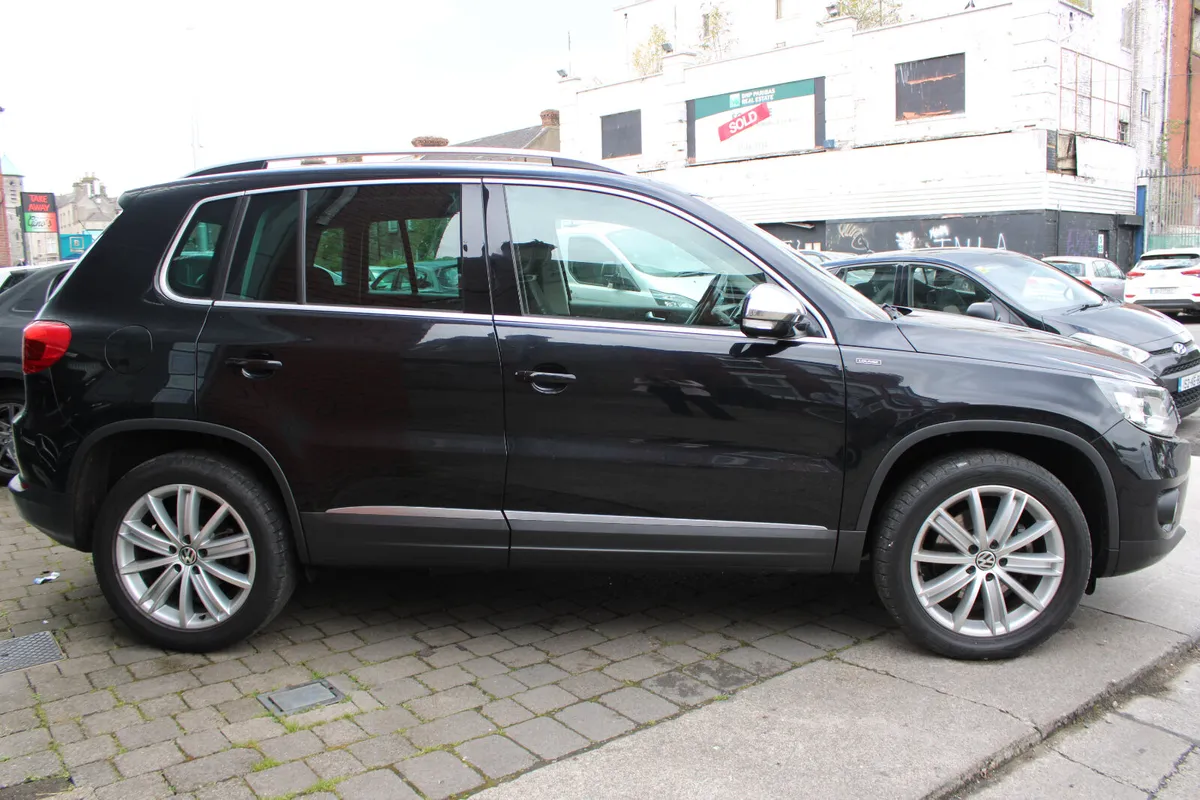 Volkswagen Tiguan 1.4 AUTOMATIC LOUNGE 2015 - Image 3
