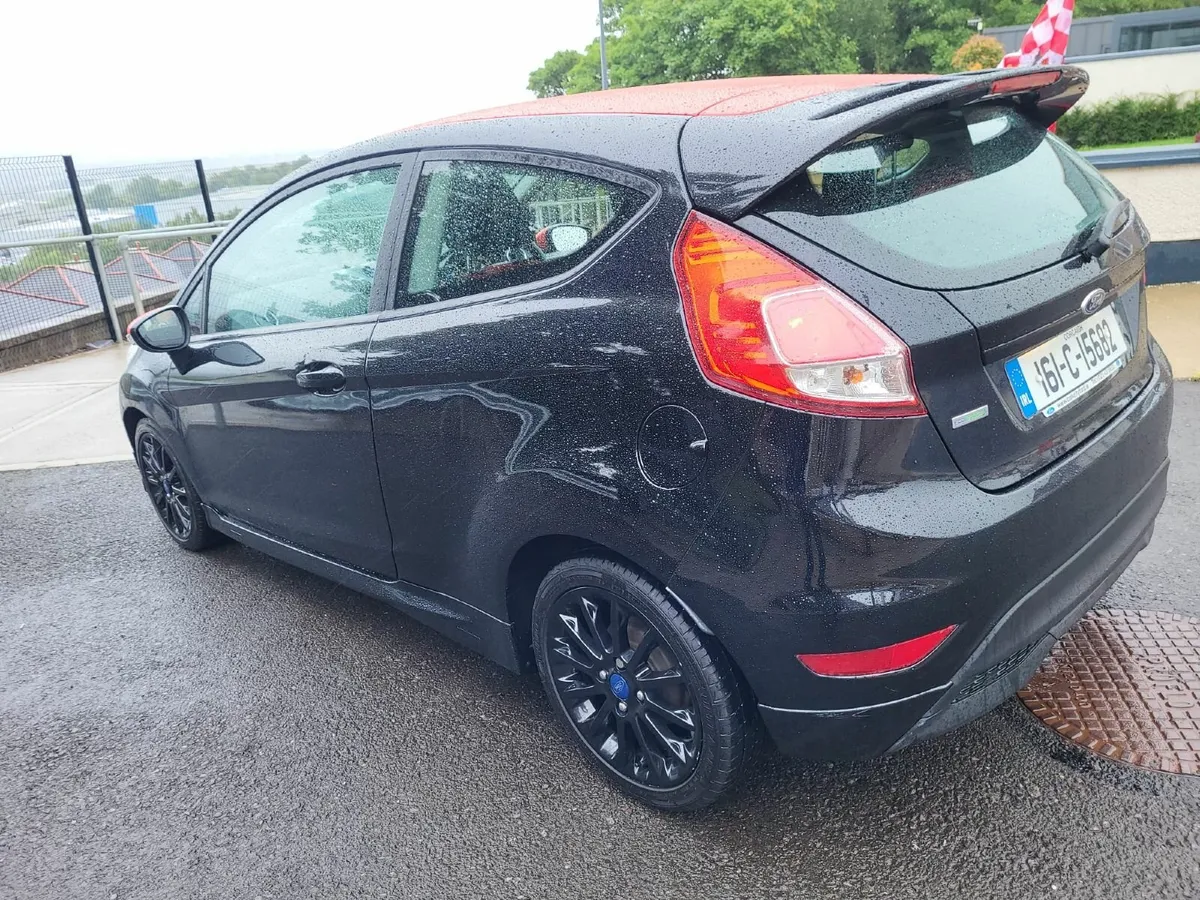 Ford Fiesta 2016 Special edition - Image 4