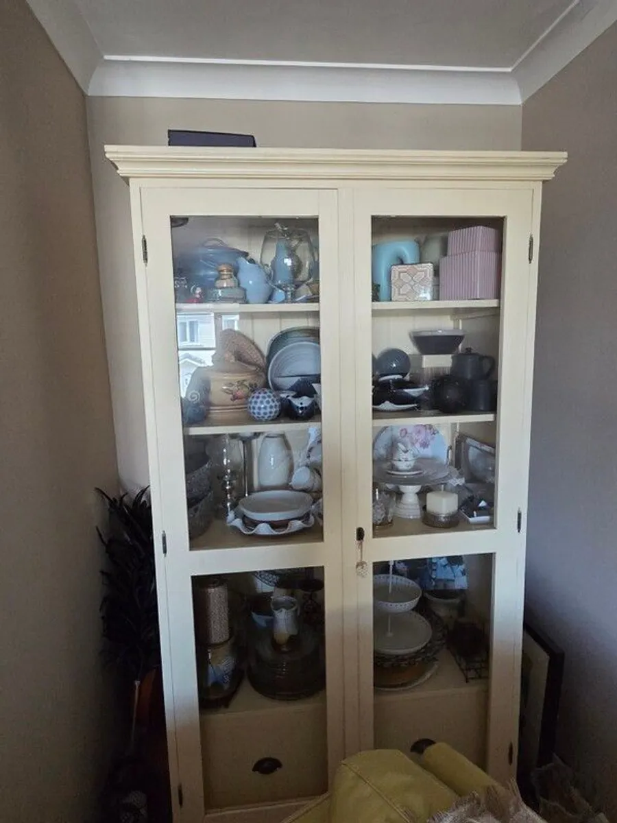 Cabinet - Image 2