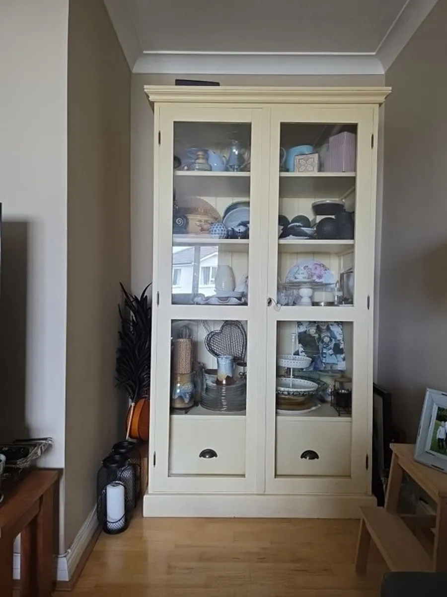 Cabinet - Image 4