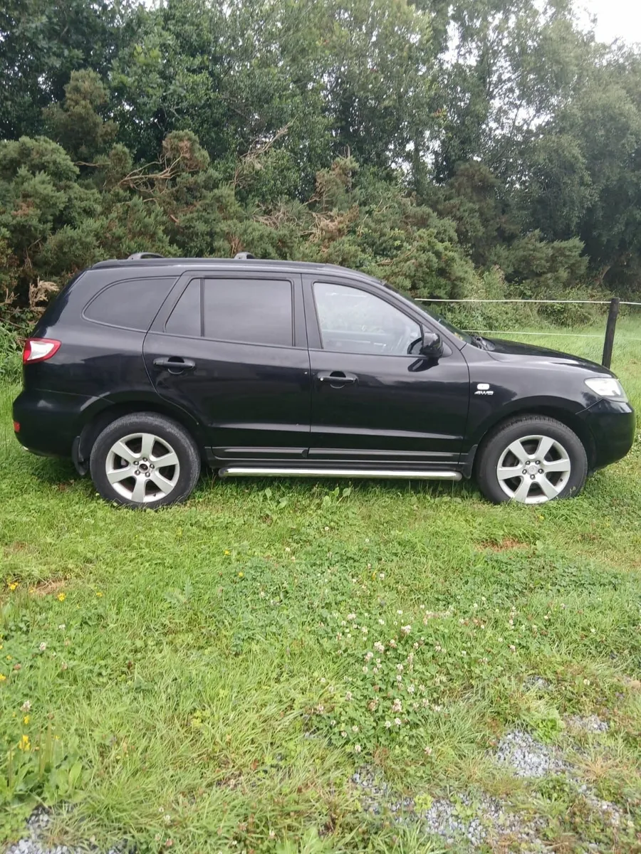 Hyundai Santa Fe 2008 - Image 1