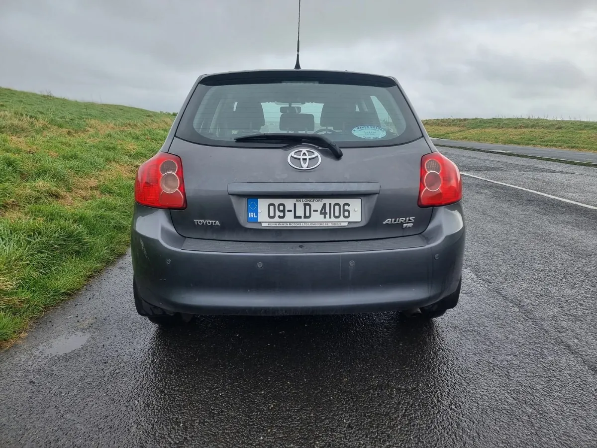 Toyota Auris Luna 2009 - Very Low Mileage - Image 3