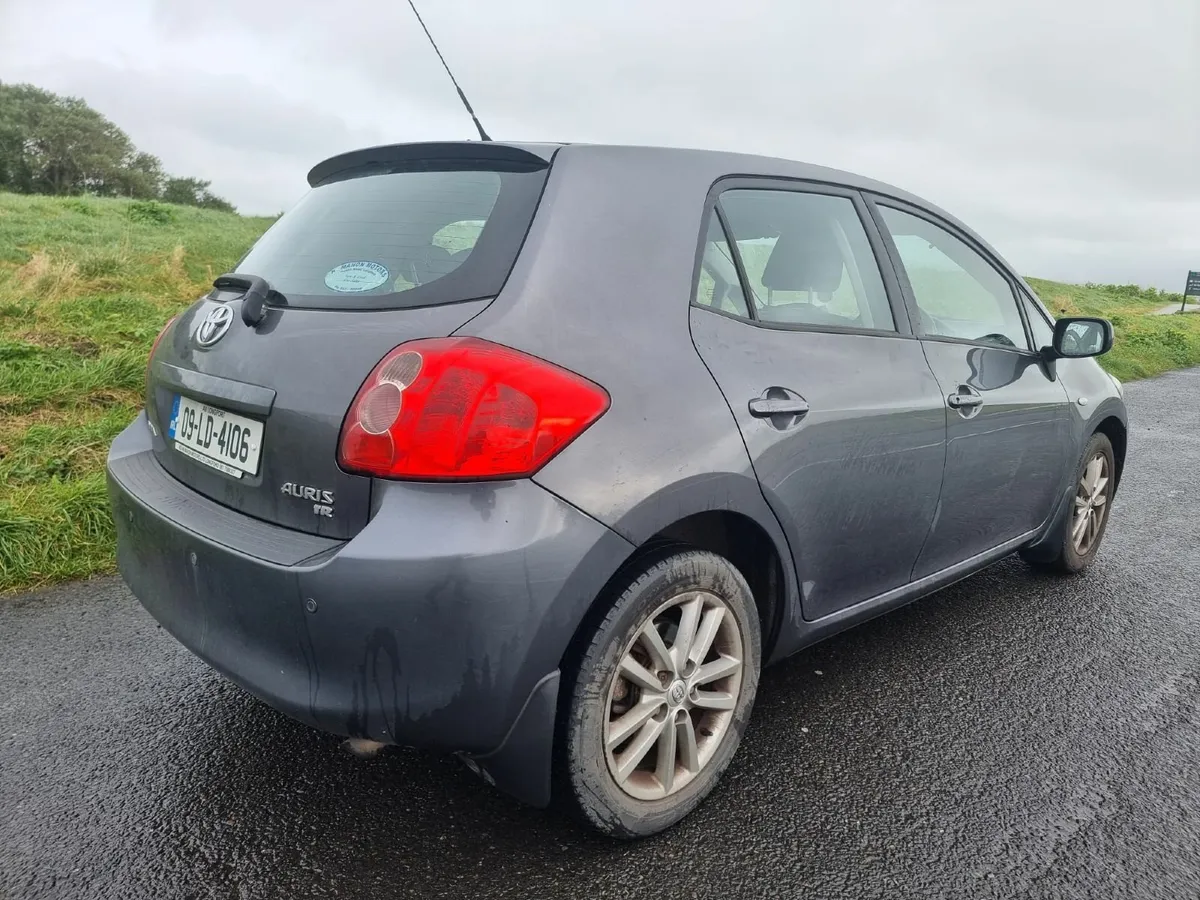 Toyota Auris Luna 2009 - Very Low Mileage - Image 4
