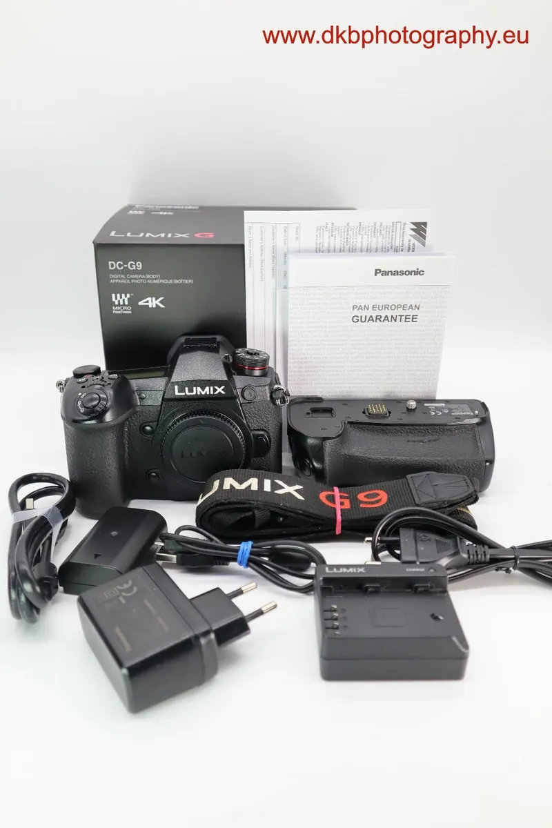 PANASONIC LUMIX DC-G9 CAMERA & DMW-BGG9 B-GRIP#508 - Image 4