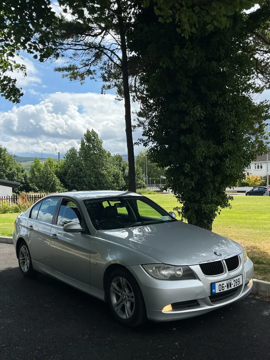 Automatic BMW 320i - Image 2