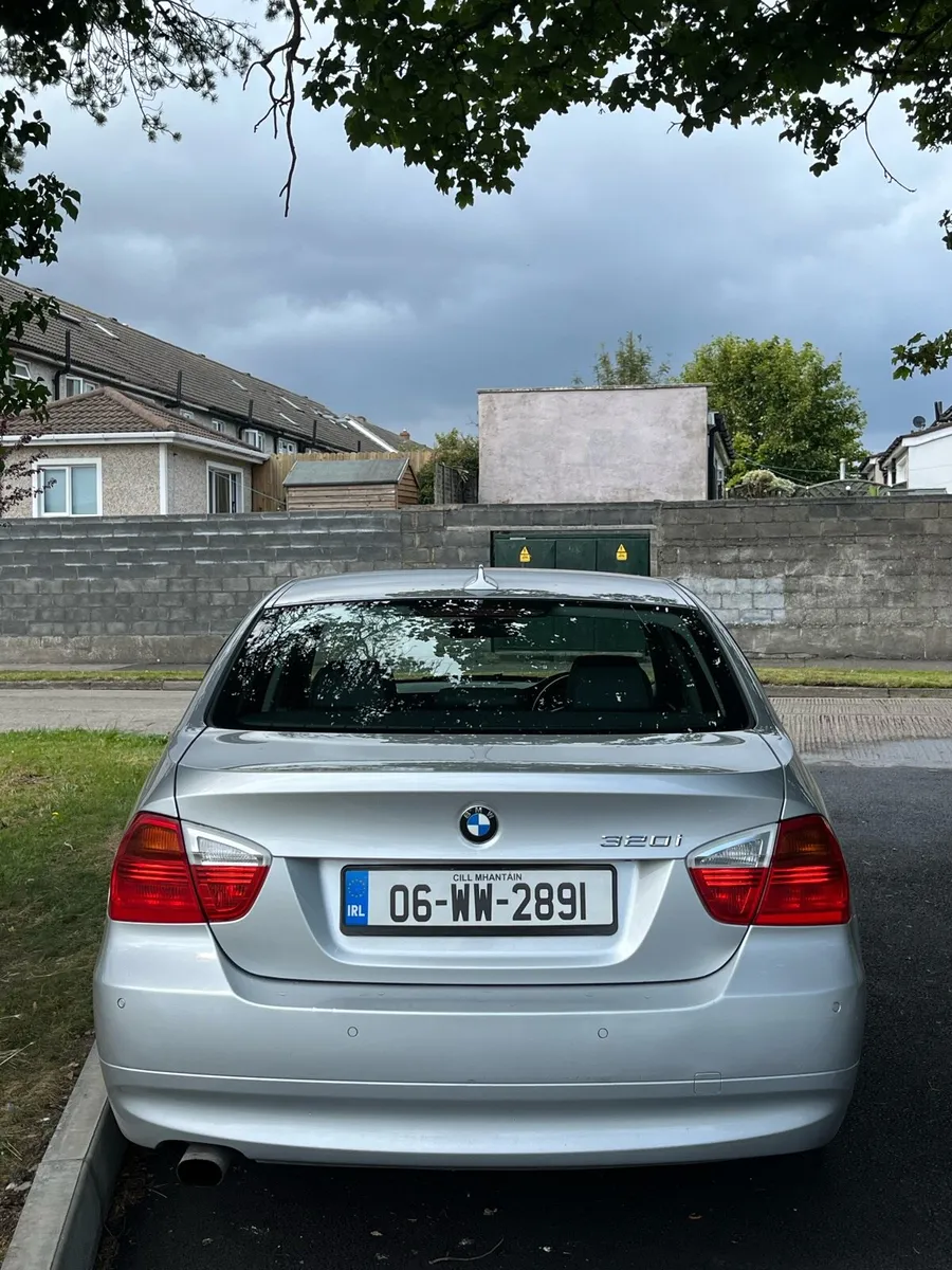 Automatic BMW 320i - Image 4