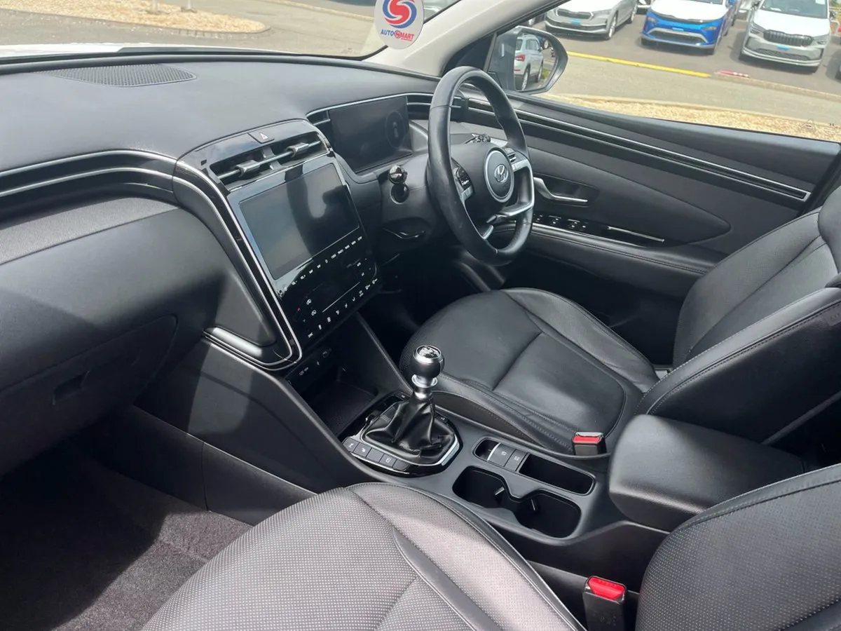 Hyundai Tucson Execitive 2WD Plus - Image 3