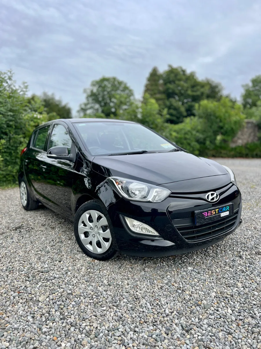 2013 Hyundai i20 1.1 Crdi Elite Plus 63 miles - Image 1