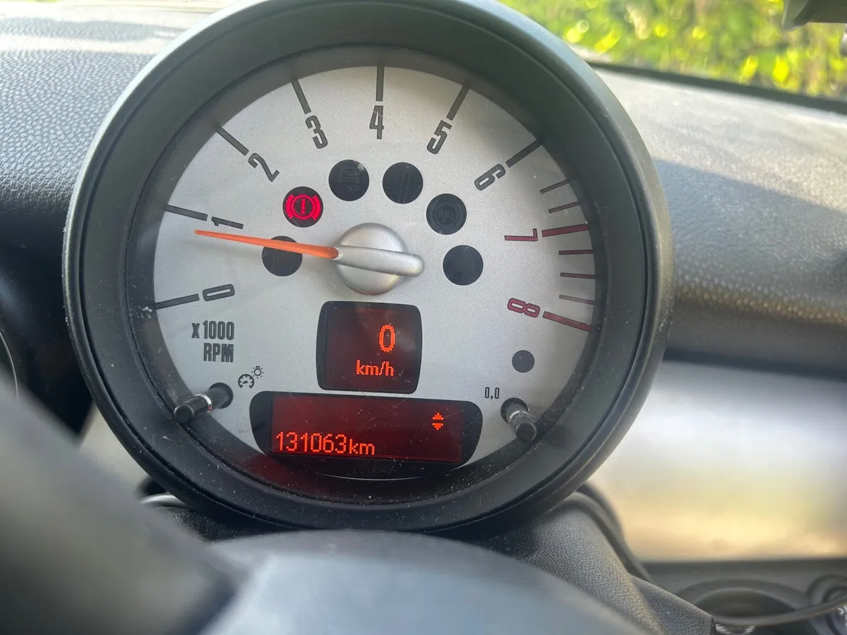 Mini Cooper 2012 - Image 2