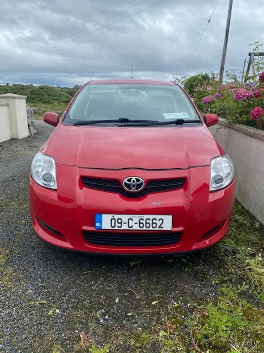 Toyota Auris 2009 - Image 1