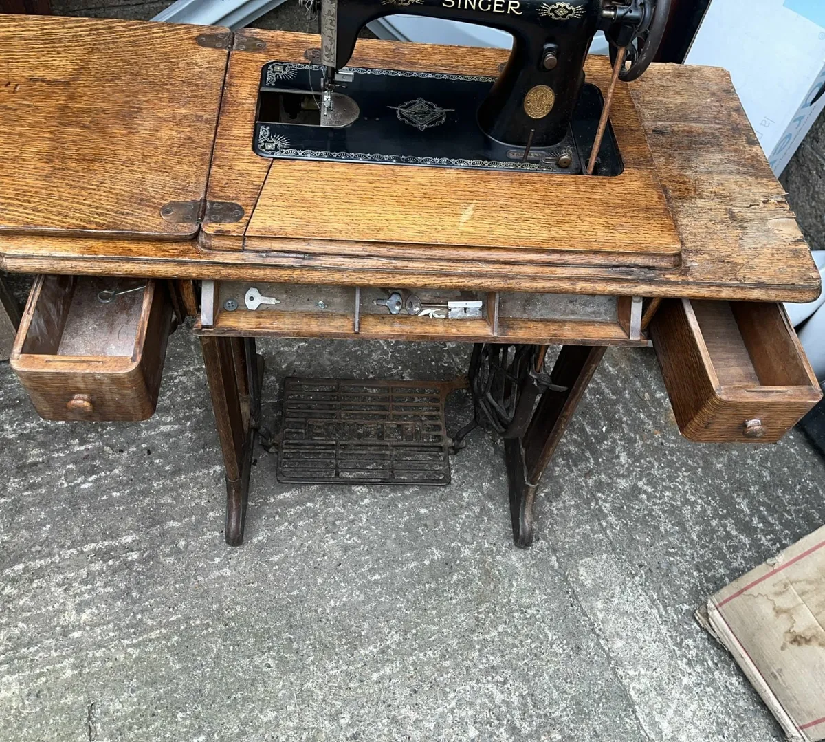 singer sewing machine - Image 3