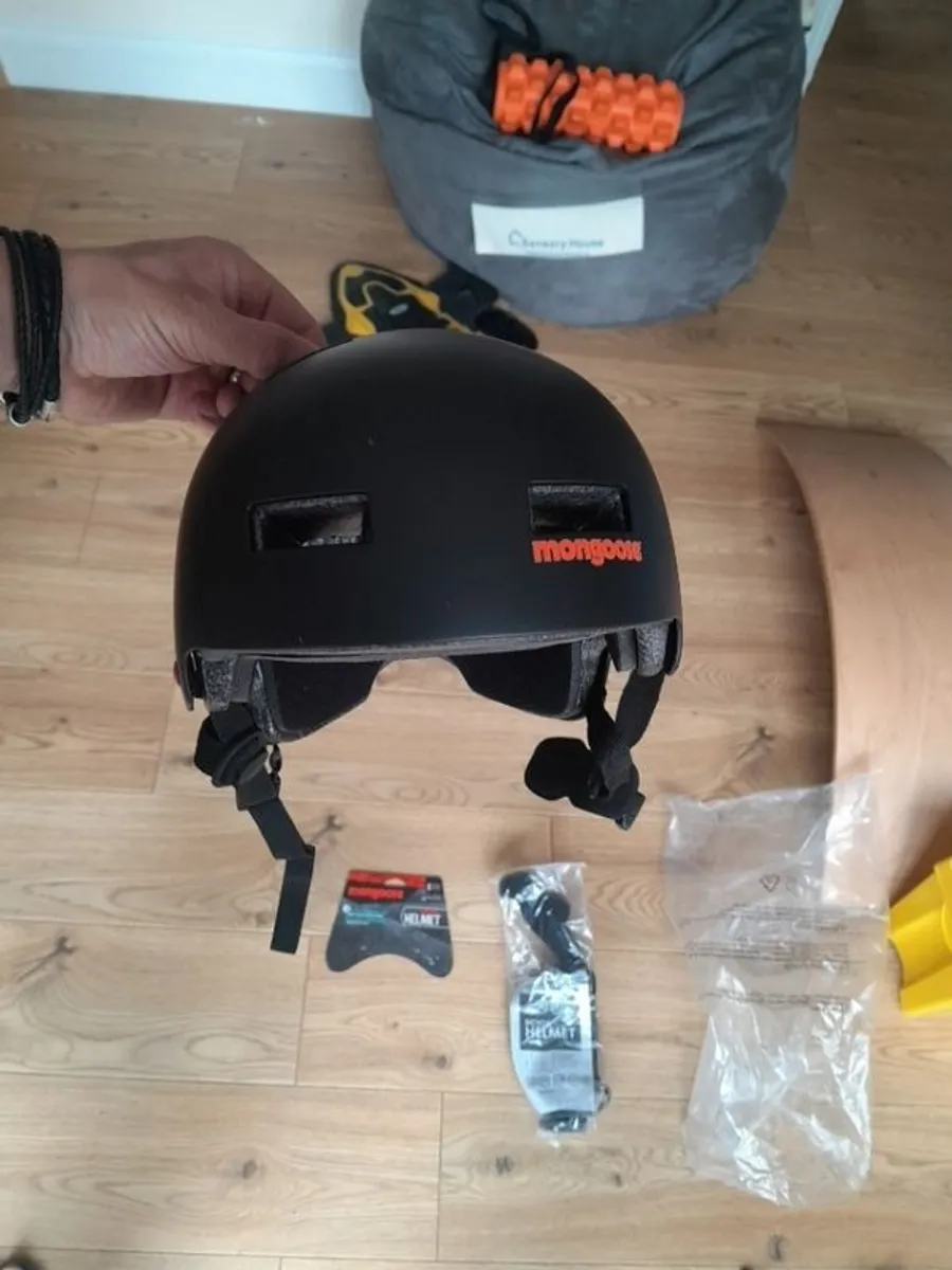 Bicycle / Universal Helmet - Image 2