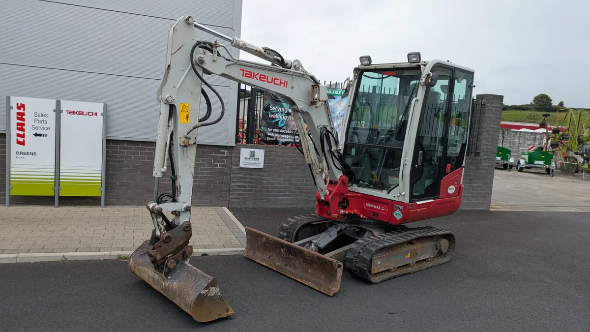 Takeuchi TB230 mini digger - Image 2