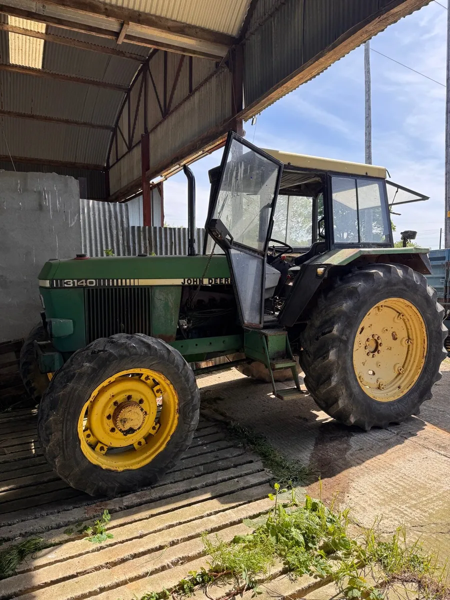 John Deere 3140 - (no vat) - Image 1