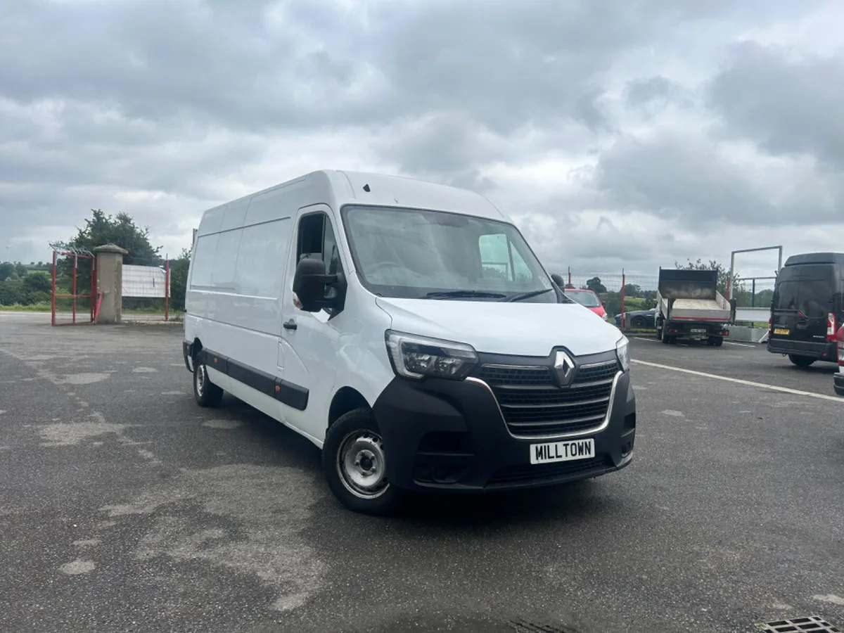 Renault Master lwb business 2019 - Image 1