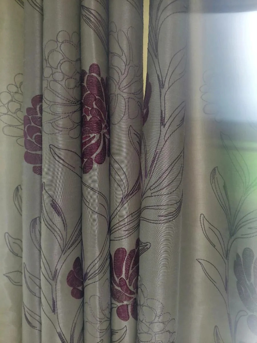 Curtains - Image 2