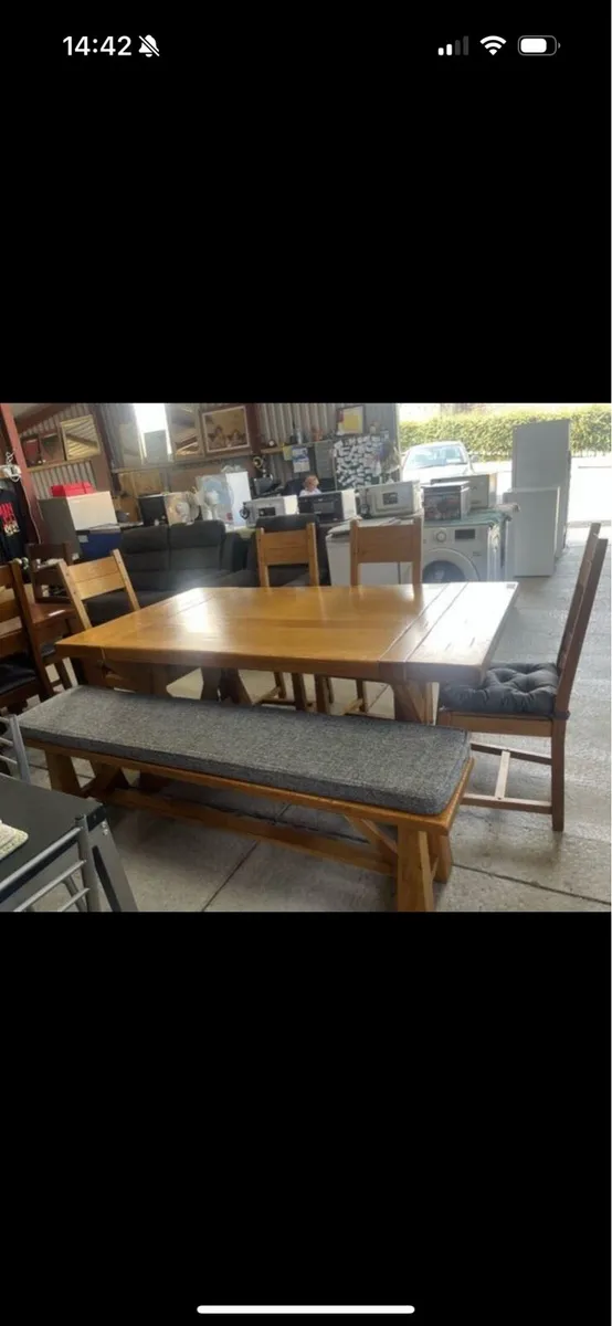 Oak table and 4 chairs and bench - Image 1