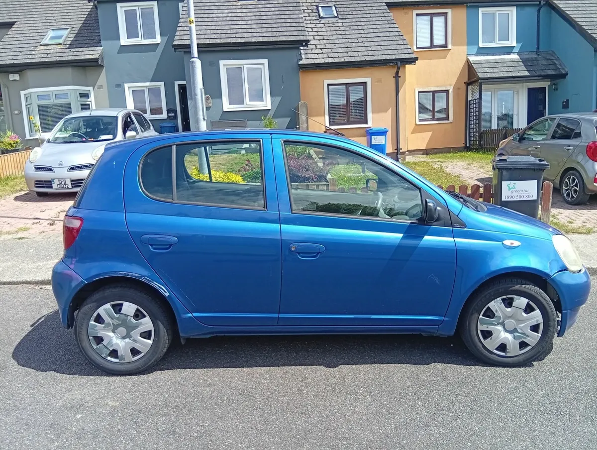 Toyota Yaris 2002 - Image 2