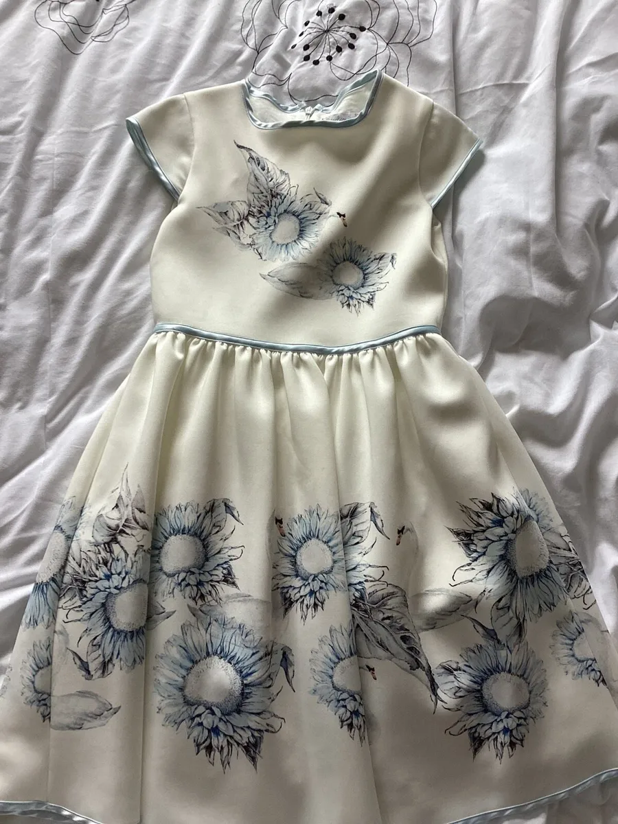 Dress 8 years - Image 1