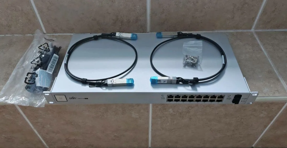 Ubiquity 16 Port POE Network Switch - Image 1