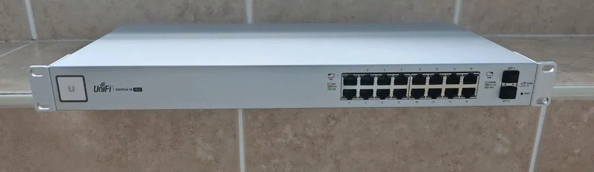 Ubiquity 16 Port POE Network Switch - Image 2