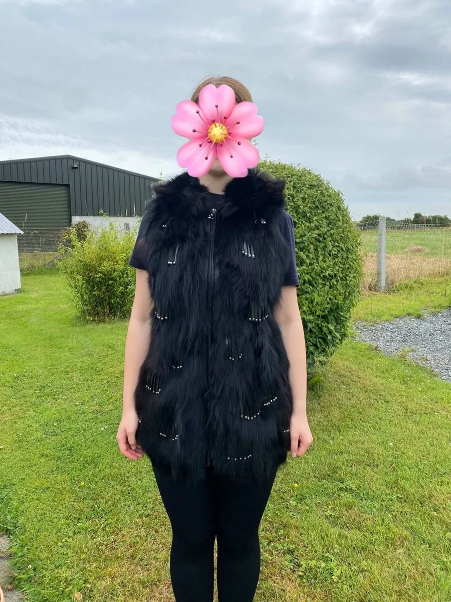 Clothing - Image 3