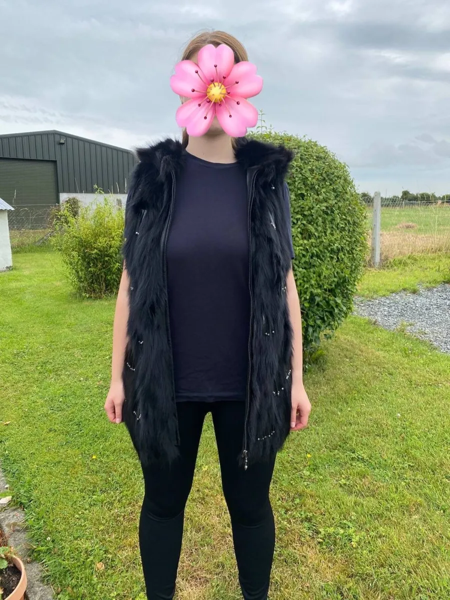 Clothing - Image 4