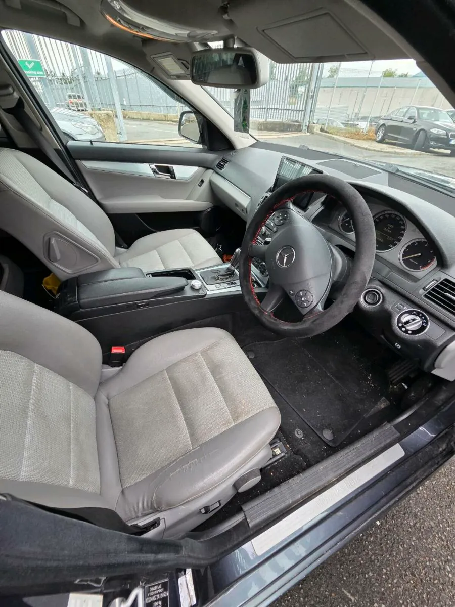 Mercedes c200 - Image 4