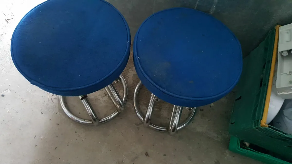 Bar stool - Image 1