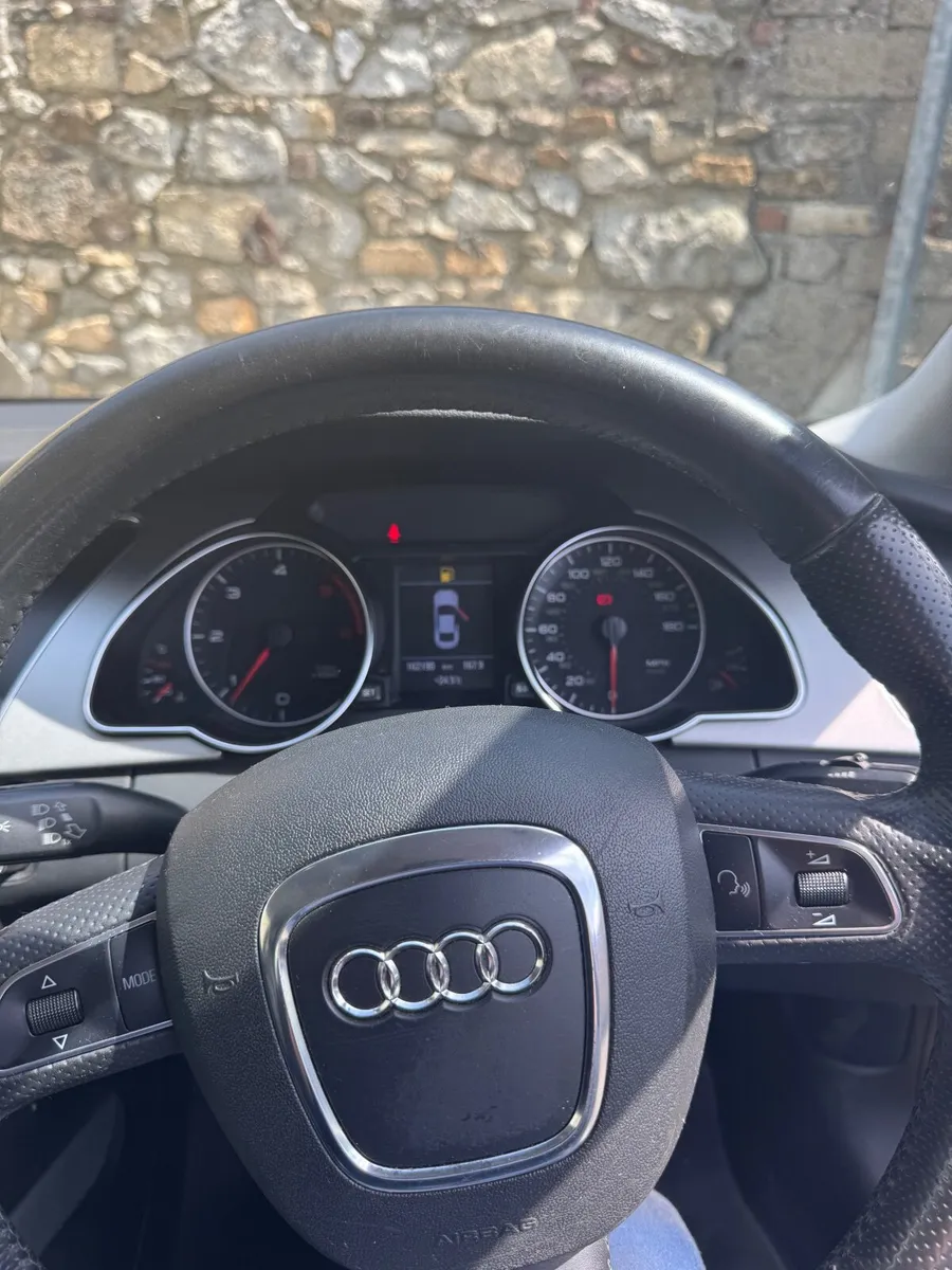 Audi A5 2010 - Image 2
