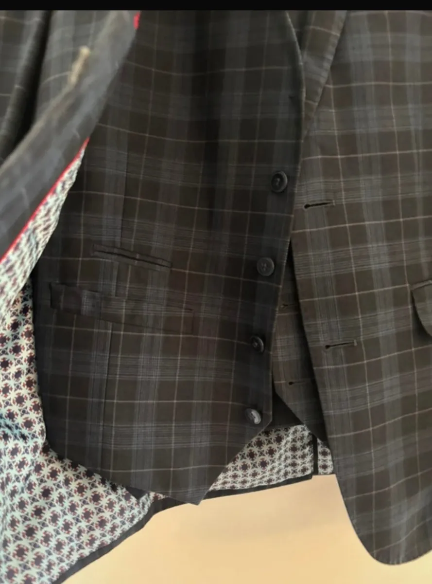 3 piece suit - Image 2