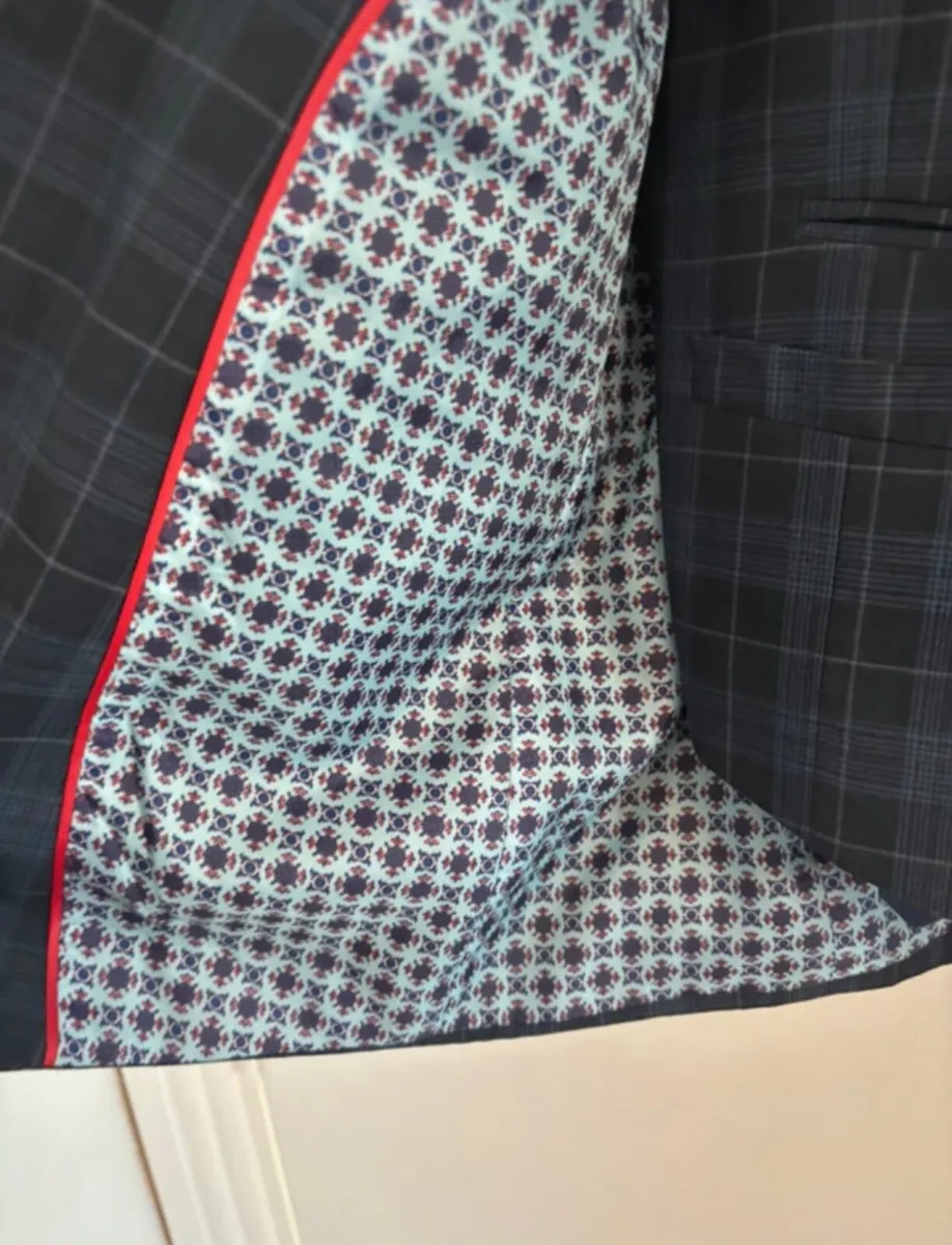 3 piece suit - Image 3