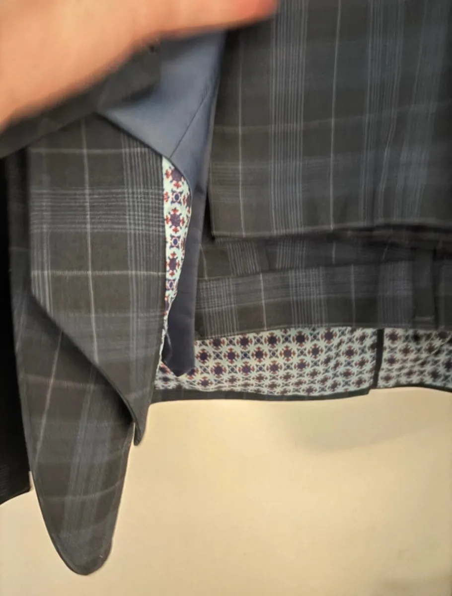 3 piece suit - Image 4