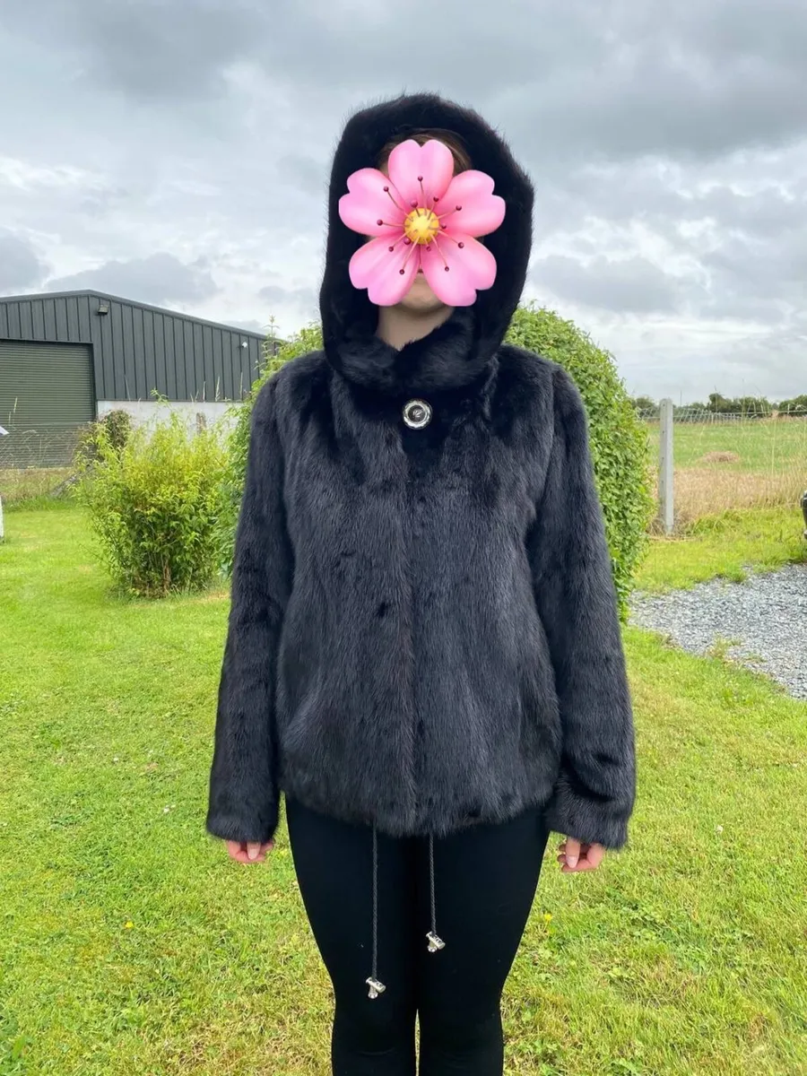 Clothing - Image 4