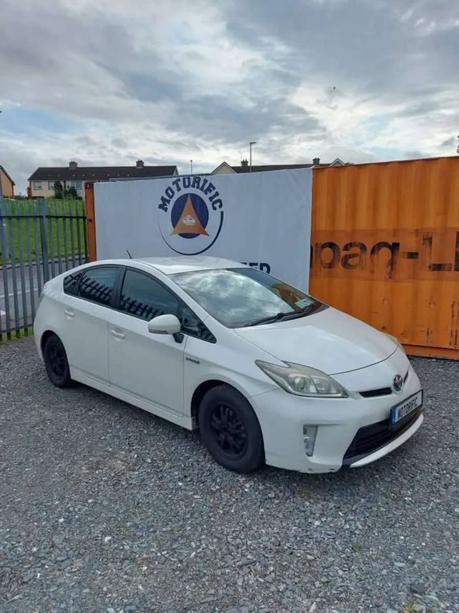 2013 Toyota Prius | reverse camera | 129k miles - Image 3