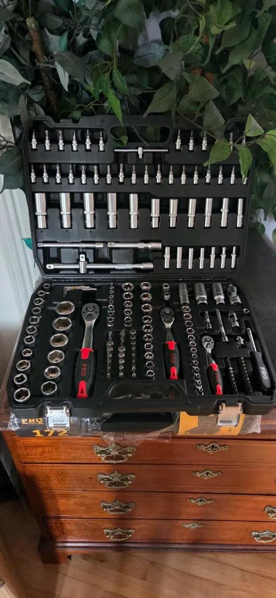 BIG BIG BIG SET OF socket brand new - Image 1