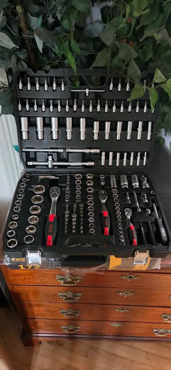 BIG BIG BIG SET OF socket brand new - Image 2