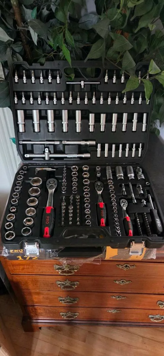 BIG BIG BIG SET OF socket brand new - Image 3