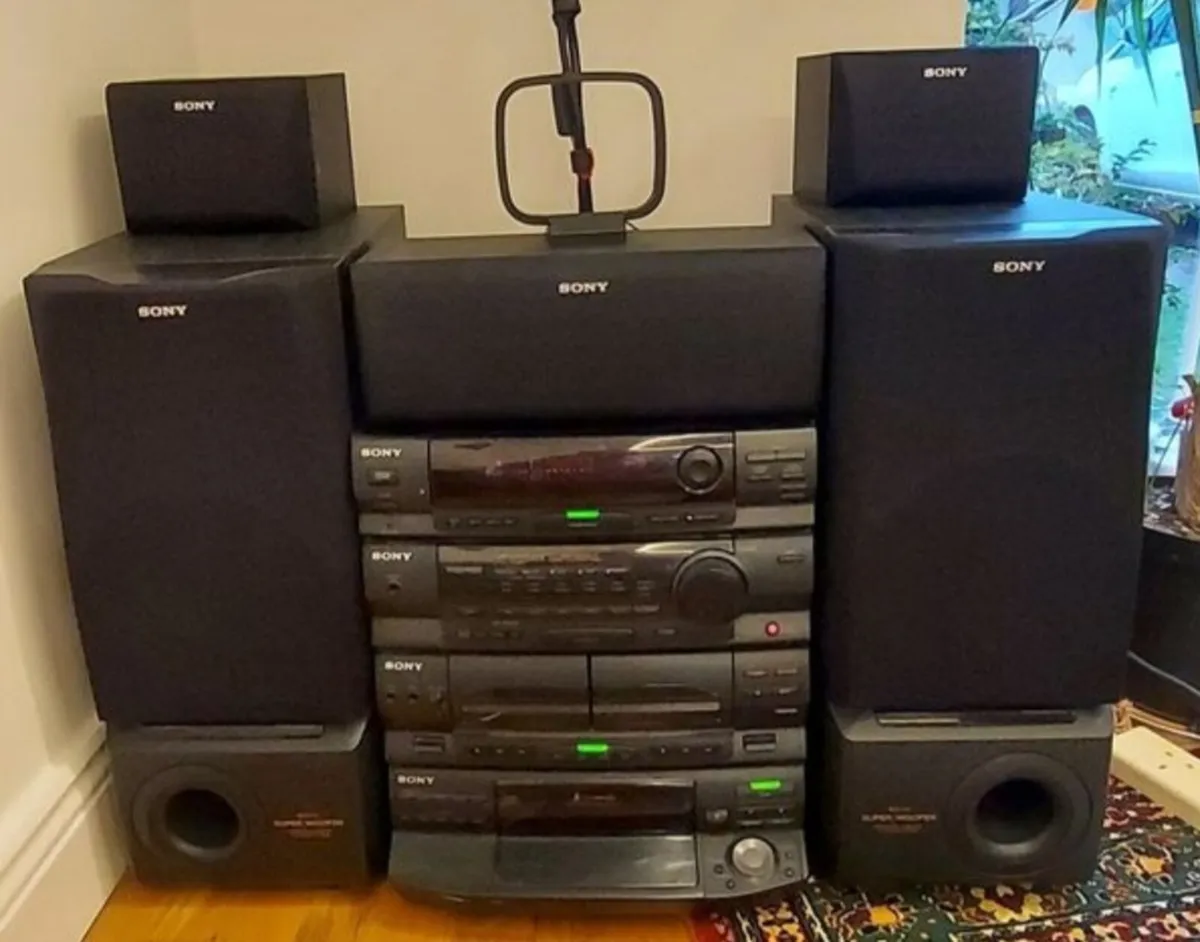 Sony LBT-N555AVK compact hifi stereo system - Image 1