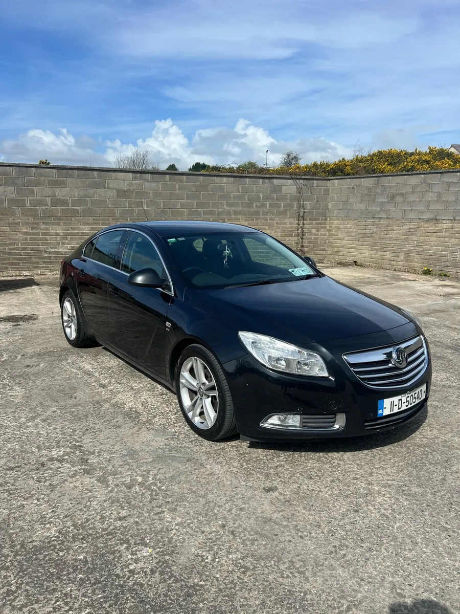 insignia - Image 1